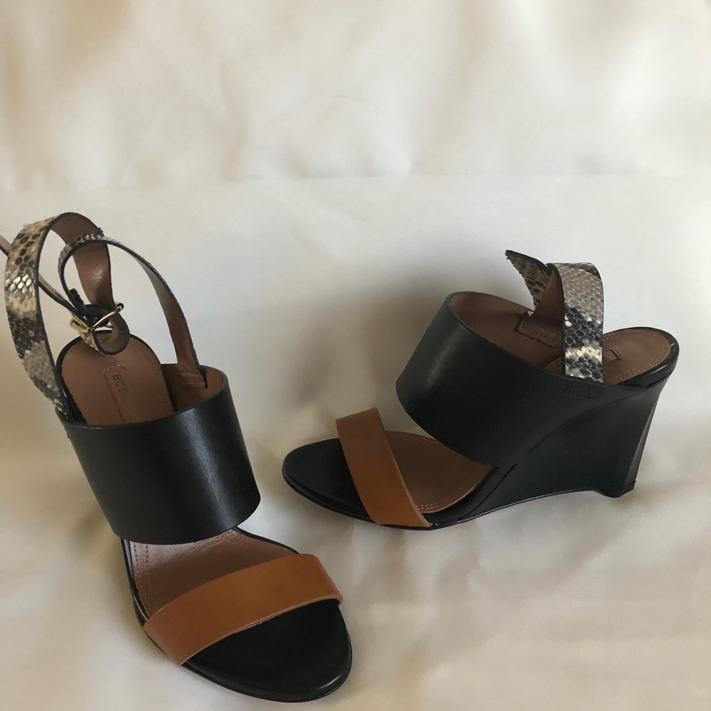 BCBG maxazria wedge